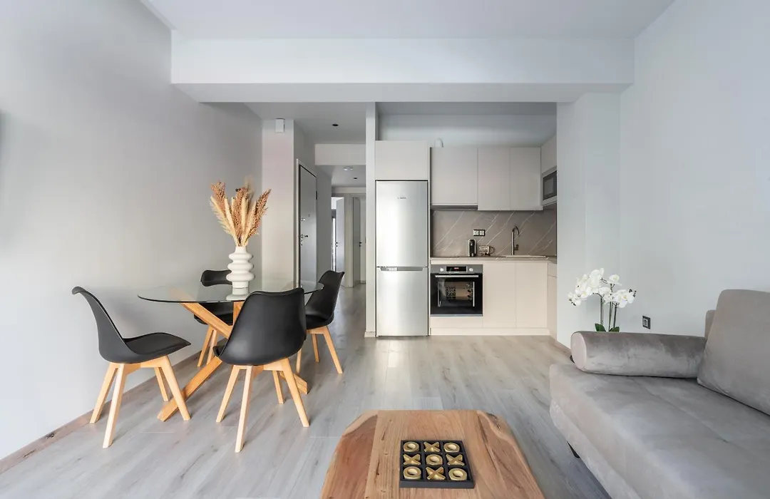 En Suites Stylish & Comfort Stay Near Acropolis-1
