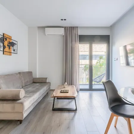 En Suites Stylish & Comfort Stay Near Acropolis-3